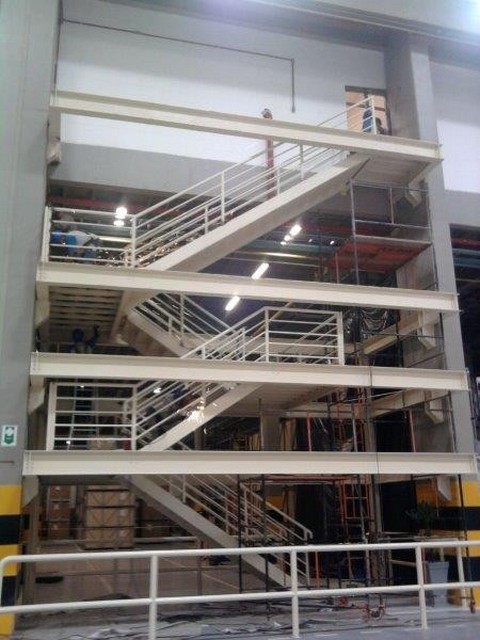 Escadas industriais sp